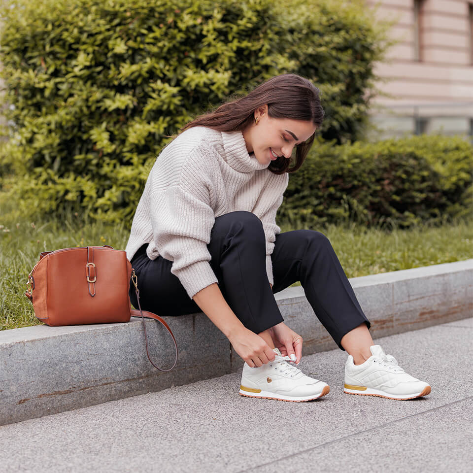 SNEAKERSY Z ANTYPOŚLIZGOWĄ PODESZWĄ CHICMOVE