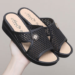 SLYDOVA - DAMSKIE KLAPKI DESIGNERSKIE W HURTOWYCH CENACH, SANDAŁY MOTHER SANDALS